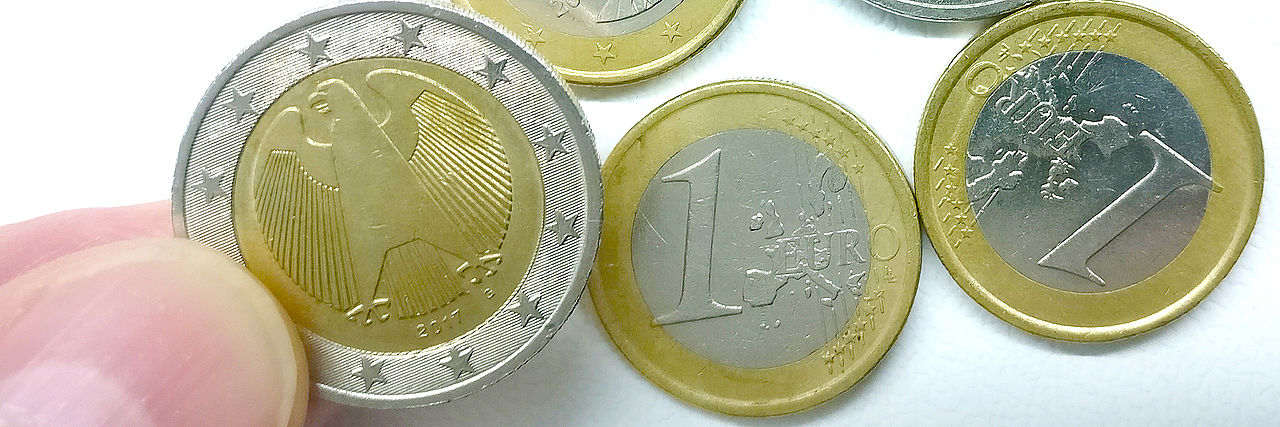 Spenden, Spenden für Menschen in Not, Bildrechte: DRK-Service GmbH, In- und Ausland, nur DRK-Gliederungen und DRK-GmbHs., Eine Übertragung von, Nutzungsrechten auf externe, Dritte ist nicht statthaft., Es liegt keine Zustimmung, der Fotografierten für eine, Übertragung auf Social, Media wie facebook, flikr, twitter, etc. vor.