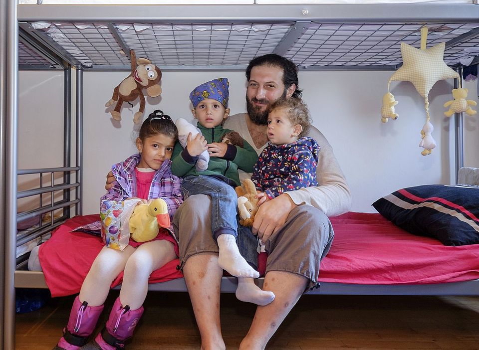 Erstaufnahmeeinrichtung des DRK mit syrischen Flüchtlingen- DRK Brigitte Hiss - EIGENWERBUNG DES DRK UND REDAKTIONELLE NUTZUNG ERLAUBT