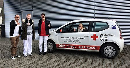 vl Peter Metz mit Schülerin Lisa Gerhard, Schwester Lena Edelmann und Schülerin Kristin Heimann