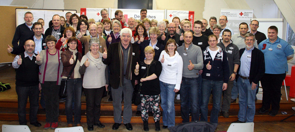 Die Teilnehmer der 1. DRK-Zukunftswerkstatt im Henry-Dunant-Haus arbeiteten gemeinsam Ideen und Visionen und Umsetzungsvorschläge zur Zukunft des DRK in Siegen-Wittgenstein aus. (Leider sind nicht alle Teilnehmer auf dem Bild)